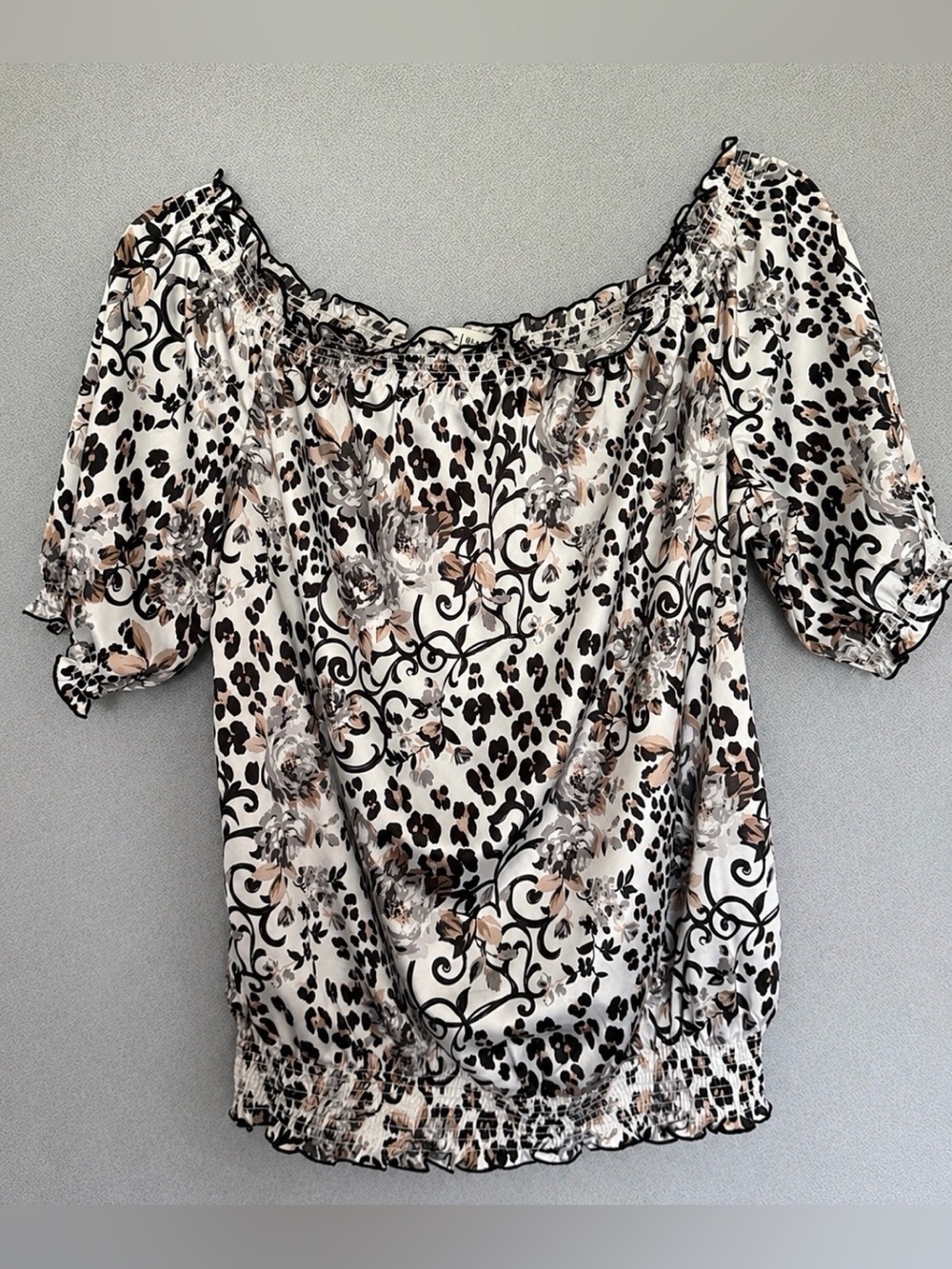 White House Black Market Large Animal Floral Print Smocked Puff Sleeve Blouse